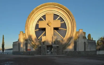 Portal del Cementerio de Saldungaray