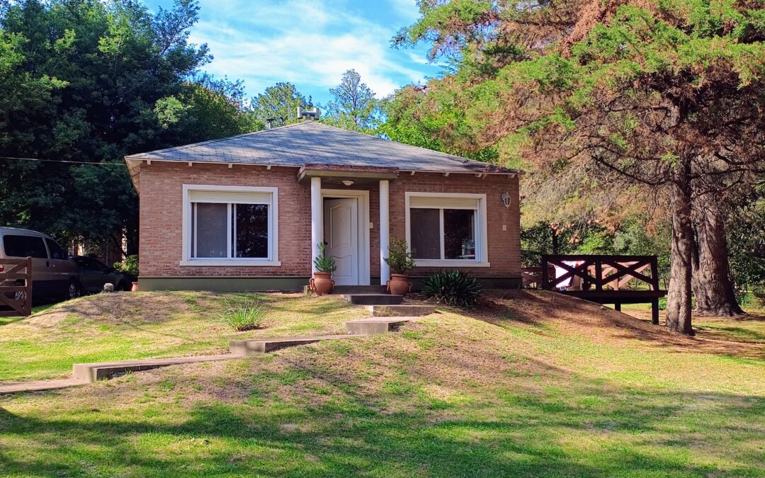 Hermosa casa dentro de un gran parque